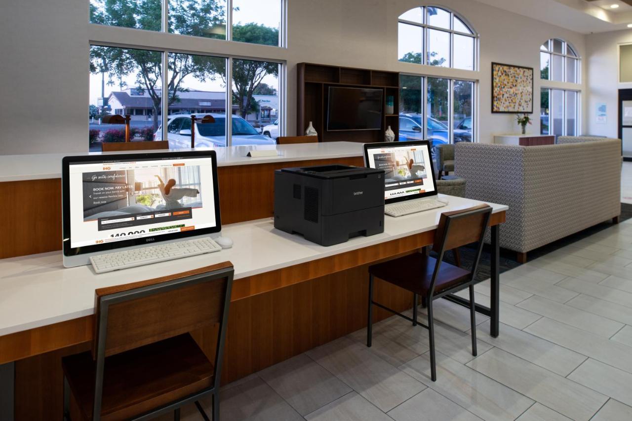 Holiday Inn Express Madera By Ihg Экстерьер фото