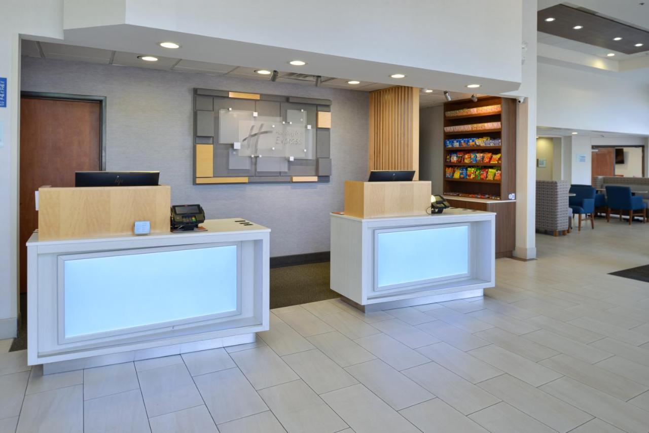 Holiday Inn Express Madera By Ihg Экстерьер фото